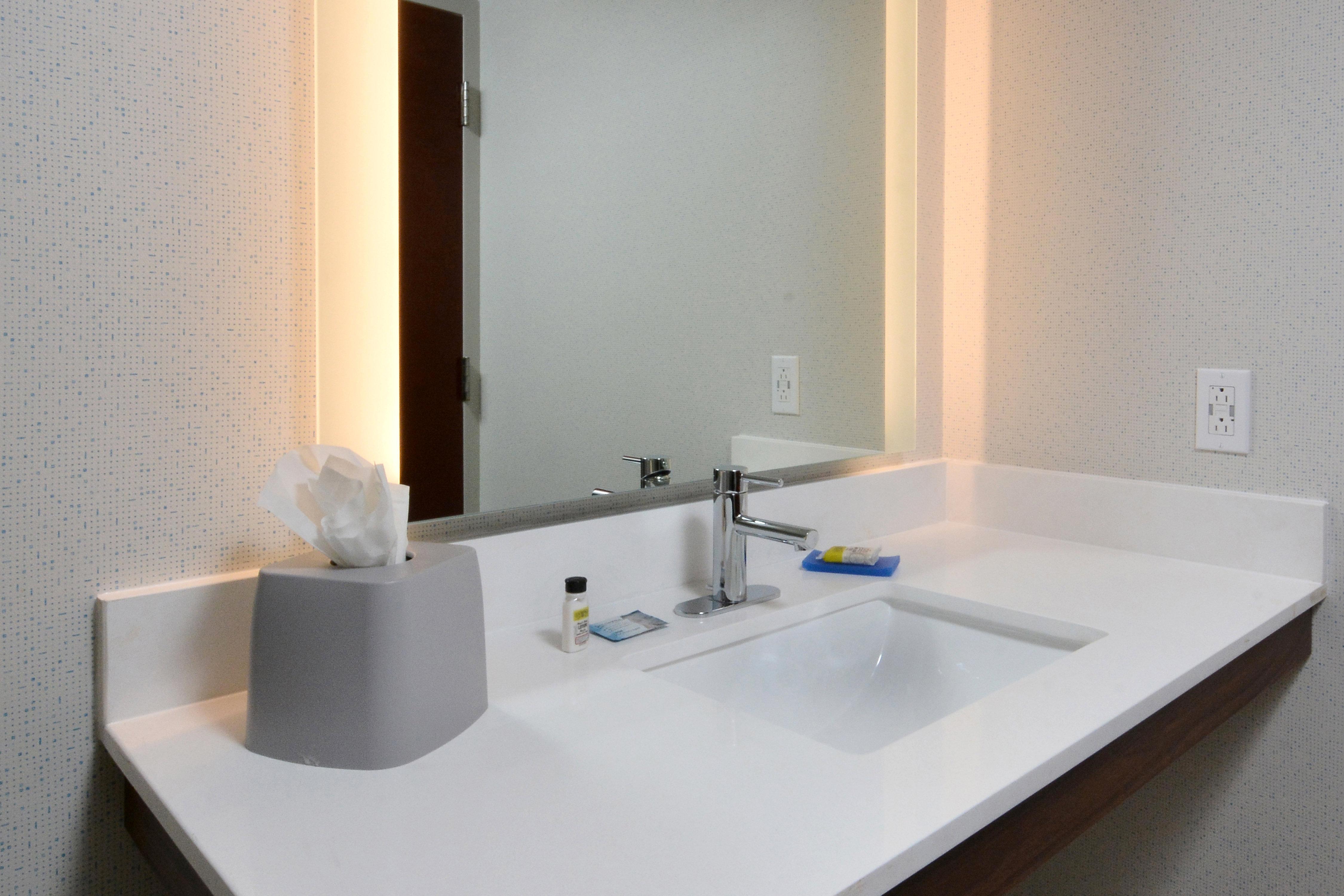 Holiday Inn Express Durham By Ihg Экстерьер фото